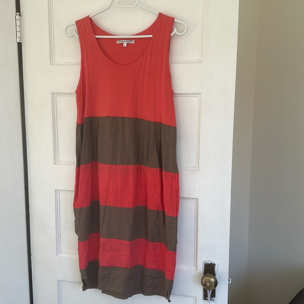 Linen and cotton designer dress, made in Italy.